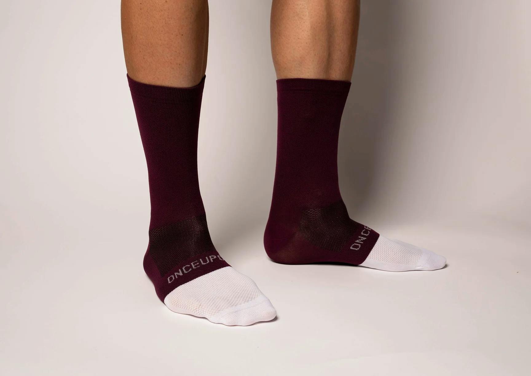 Burdeus / White - Heritage Socks